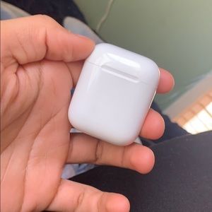 AirPods gen 1 left side missing